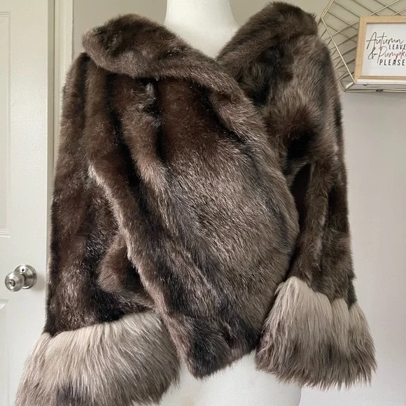vintage fur shaw - Picture 2 of 6